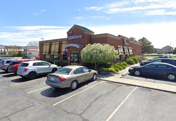 Applebeeâs located at 6211 US Highway 6, Portage.